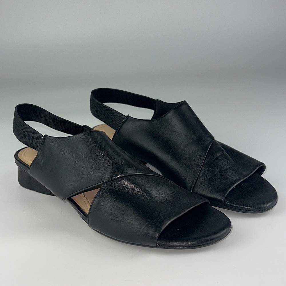 Nurture Gennye Leather Cross Band Sandal Sz: 7.5M